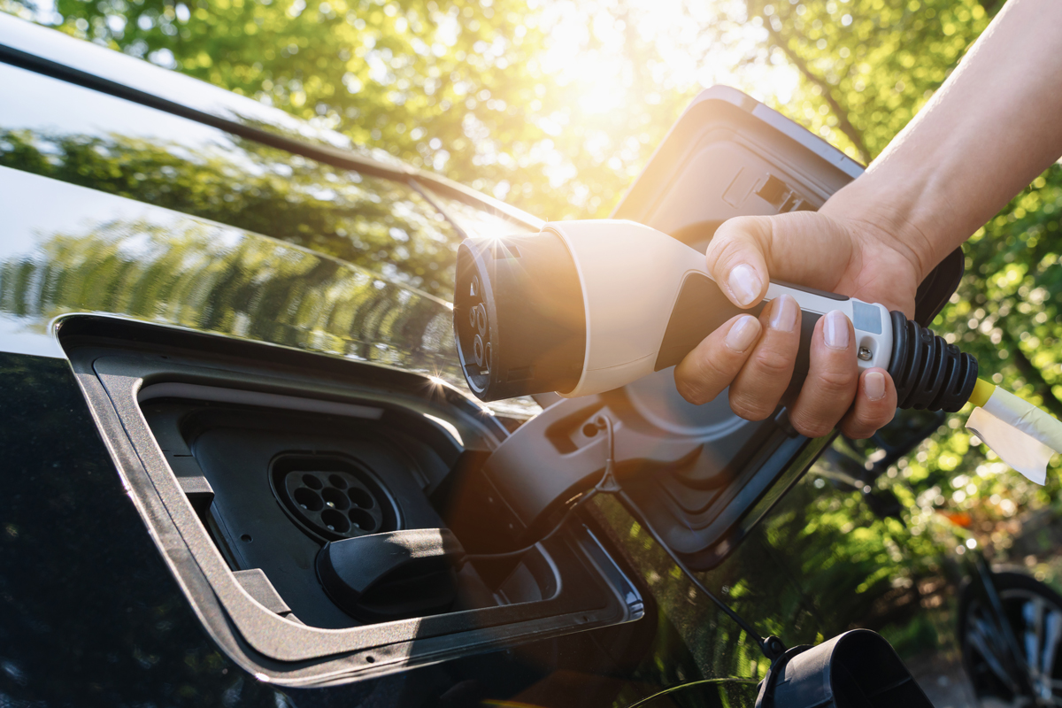 Ladeinfrastruktur und Wallbox-Systeme von Elektro-Breitling für Elektromobilität in Unternehmen und Zuhause