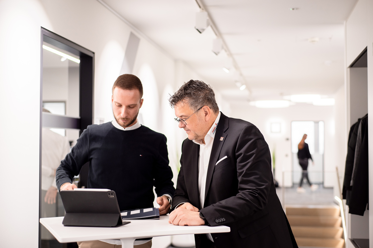 Besprechungssituation bei Elektro-Breitling